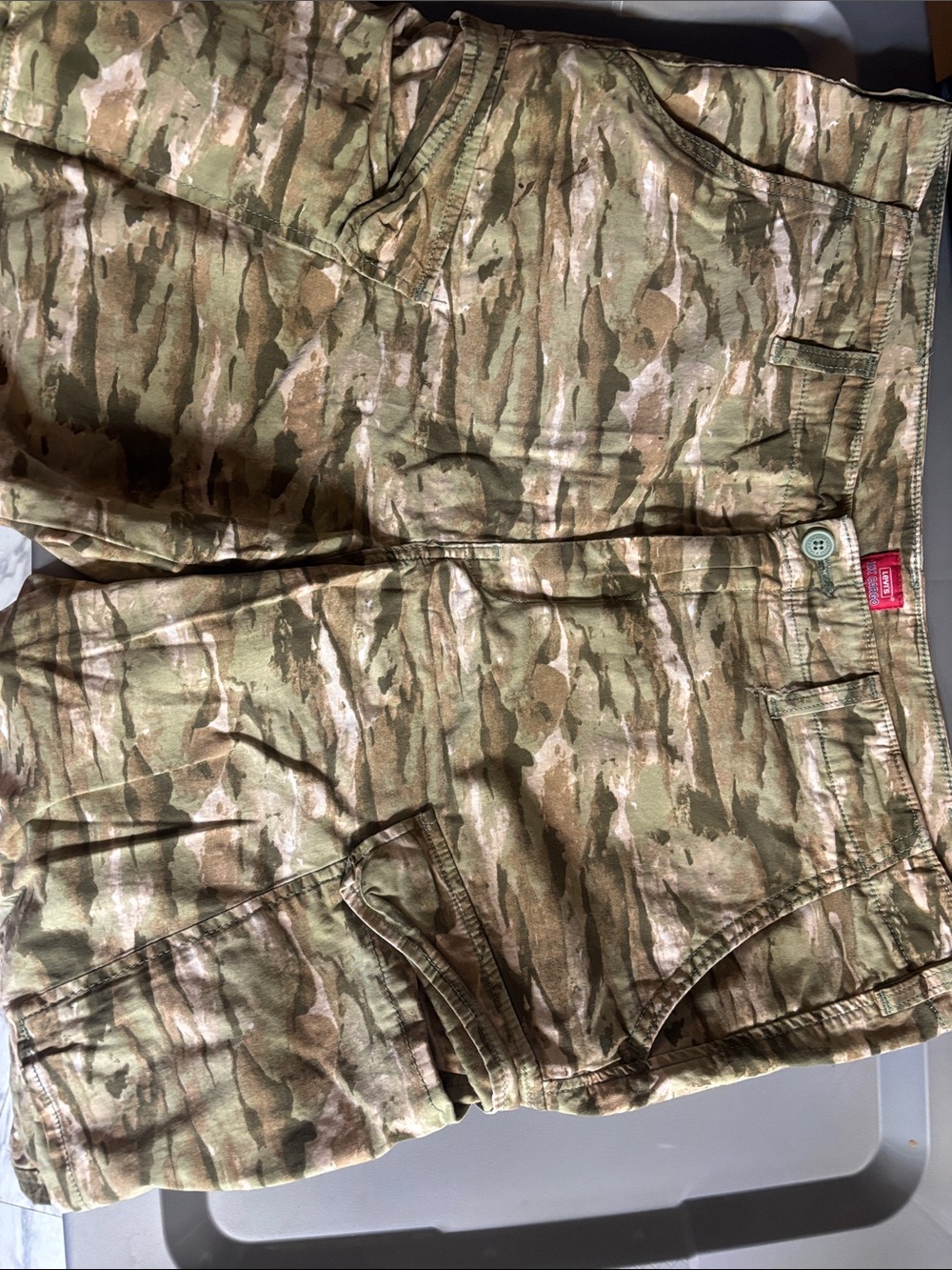 Levi's Olive & Tan Camouflage Cargo Shorts